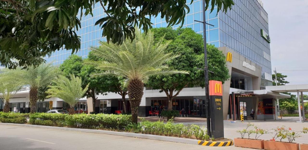 Mactan Newtown Condo With Pool Access Lapu-Lapu City Buitenkant foto