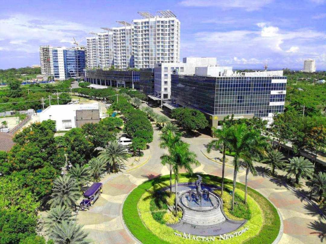 Mactan Newtown Condo With Pool Access Lapu-Lapu City Buitenkant foto