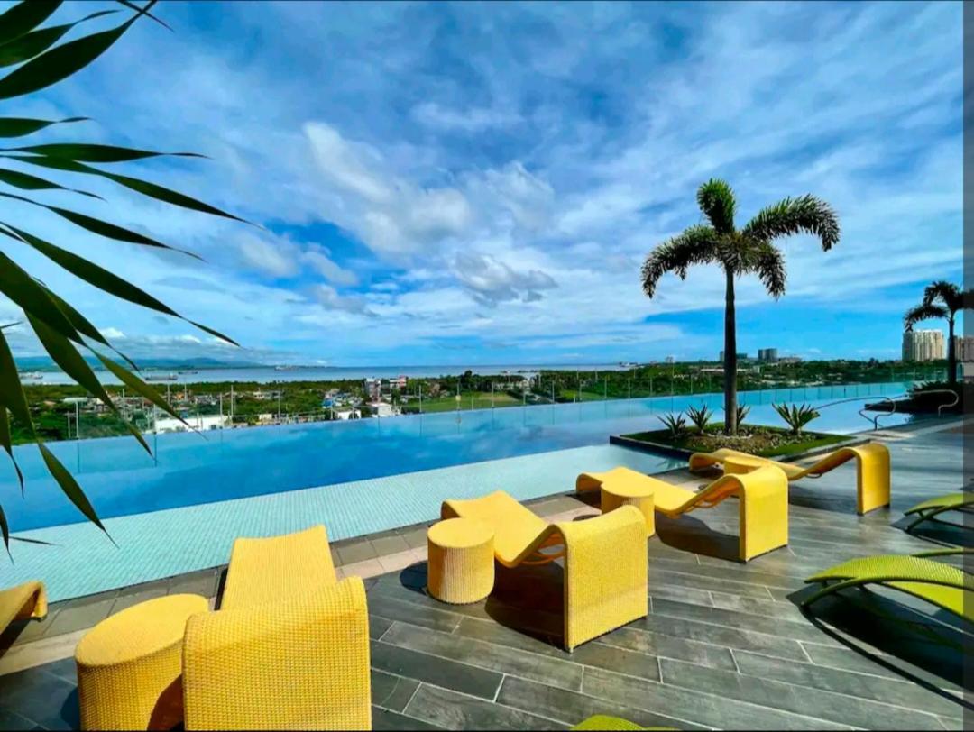 Mactan Newtown Condo With Pool Access Lapu-Lapu City Buitenkant foto